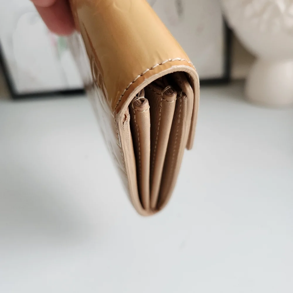 Louis Vuitton Tan Wallet- need one with the wristlet so used 1x 🙌includes LV bag - Picture 8 of 14